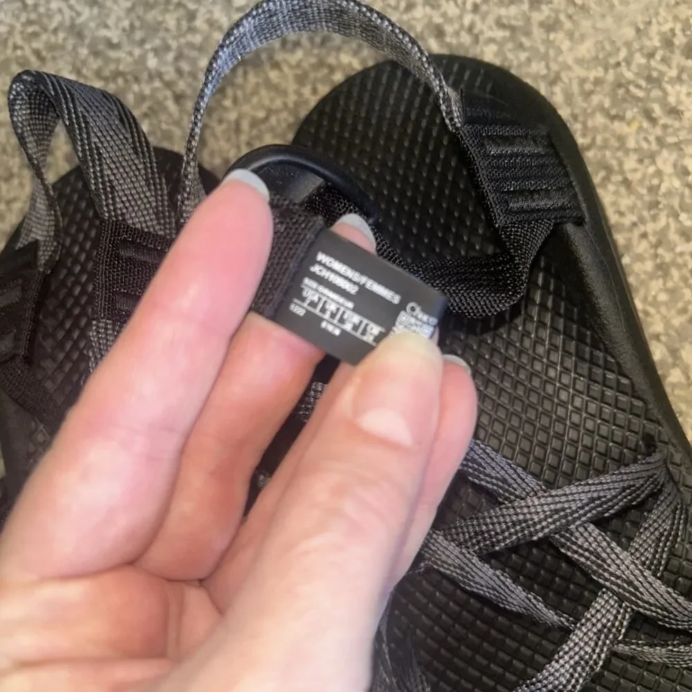 Chaco Z/Cloud X2 Cushioned Sandal Women's 7 Limb Black Dual Strap Box 1